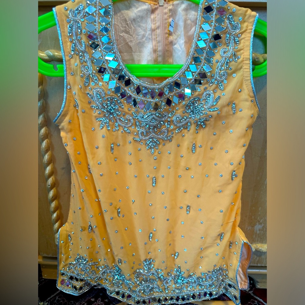 Pakistani style Beautiful suit